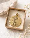 MEDALLA REDONDA VIRGEN ACERO ORO.webp