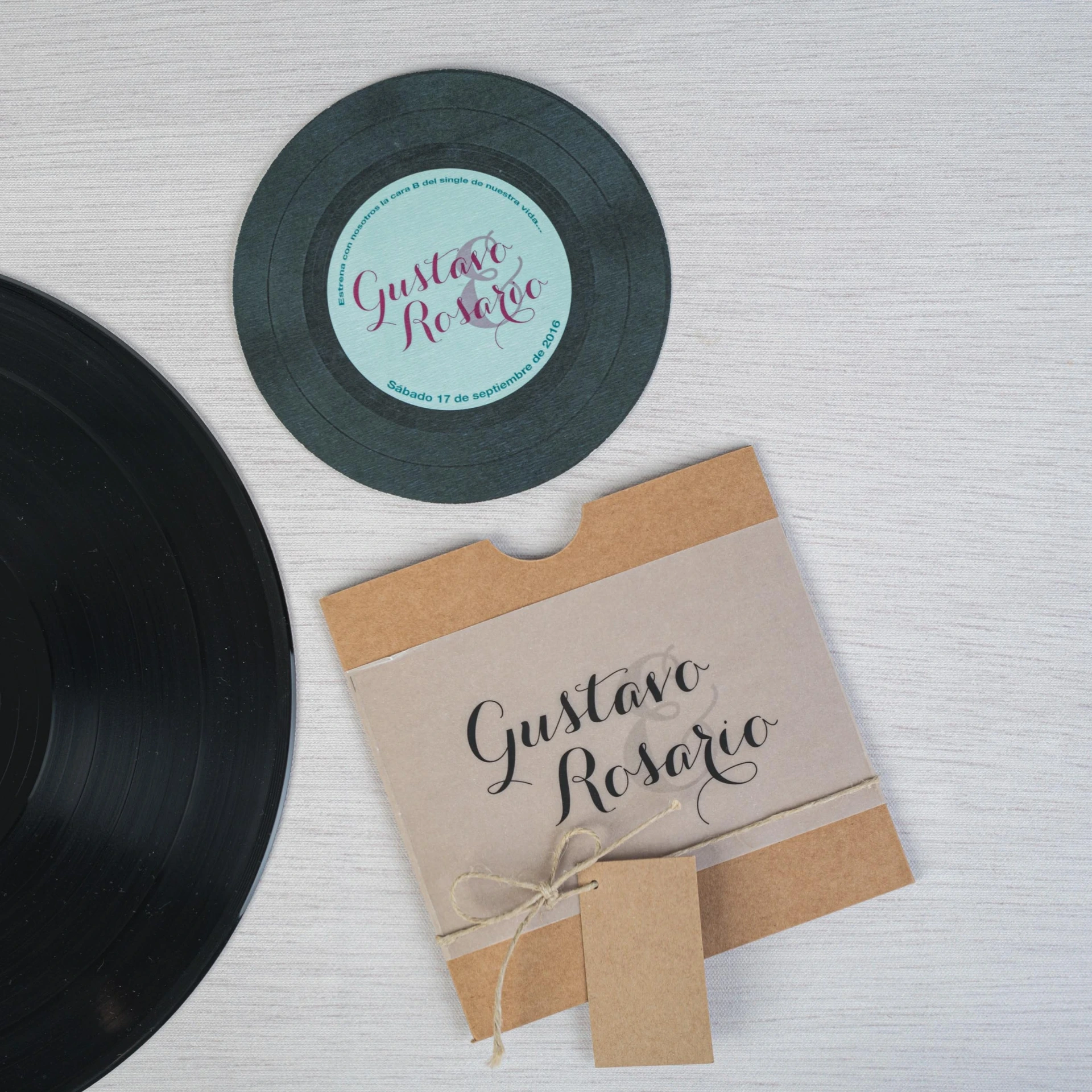 INVITACIÓN DE BODA VINILO KRAFT