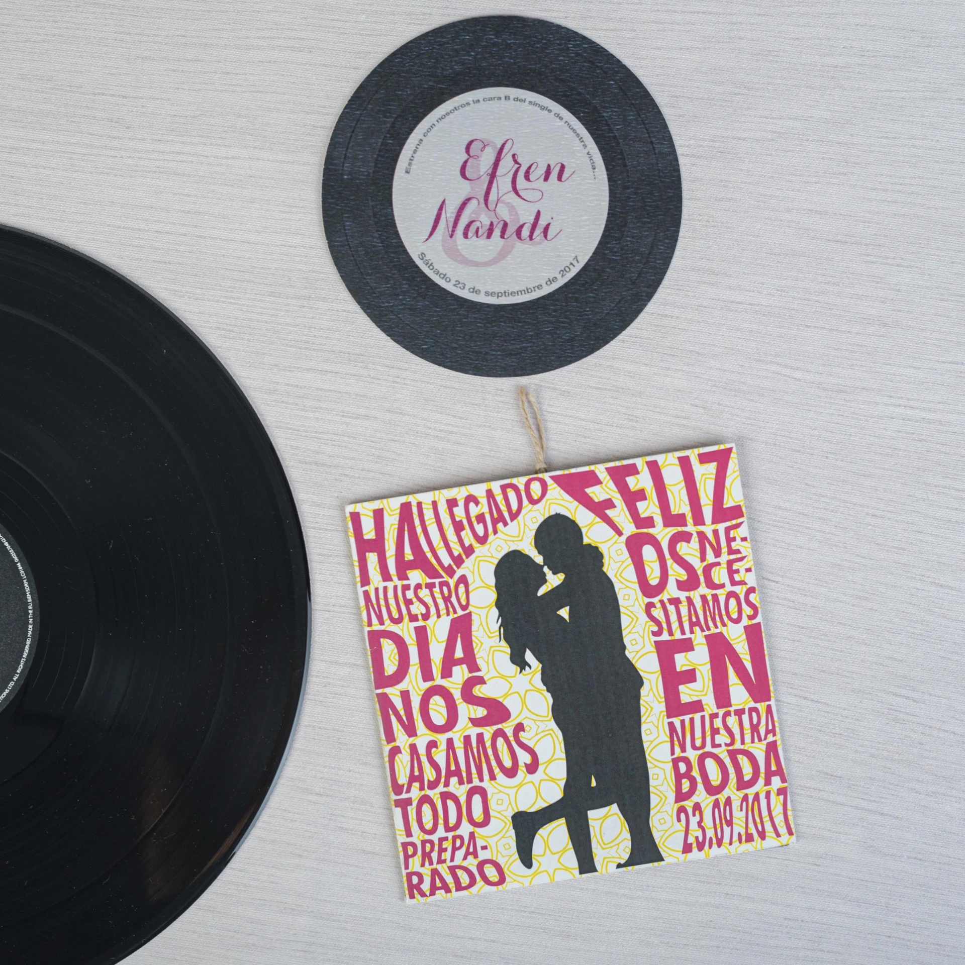 INVITACIÓN DE BODA VINILO POP