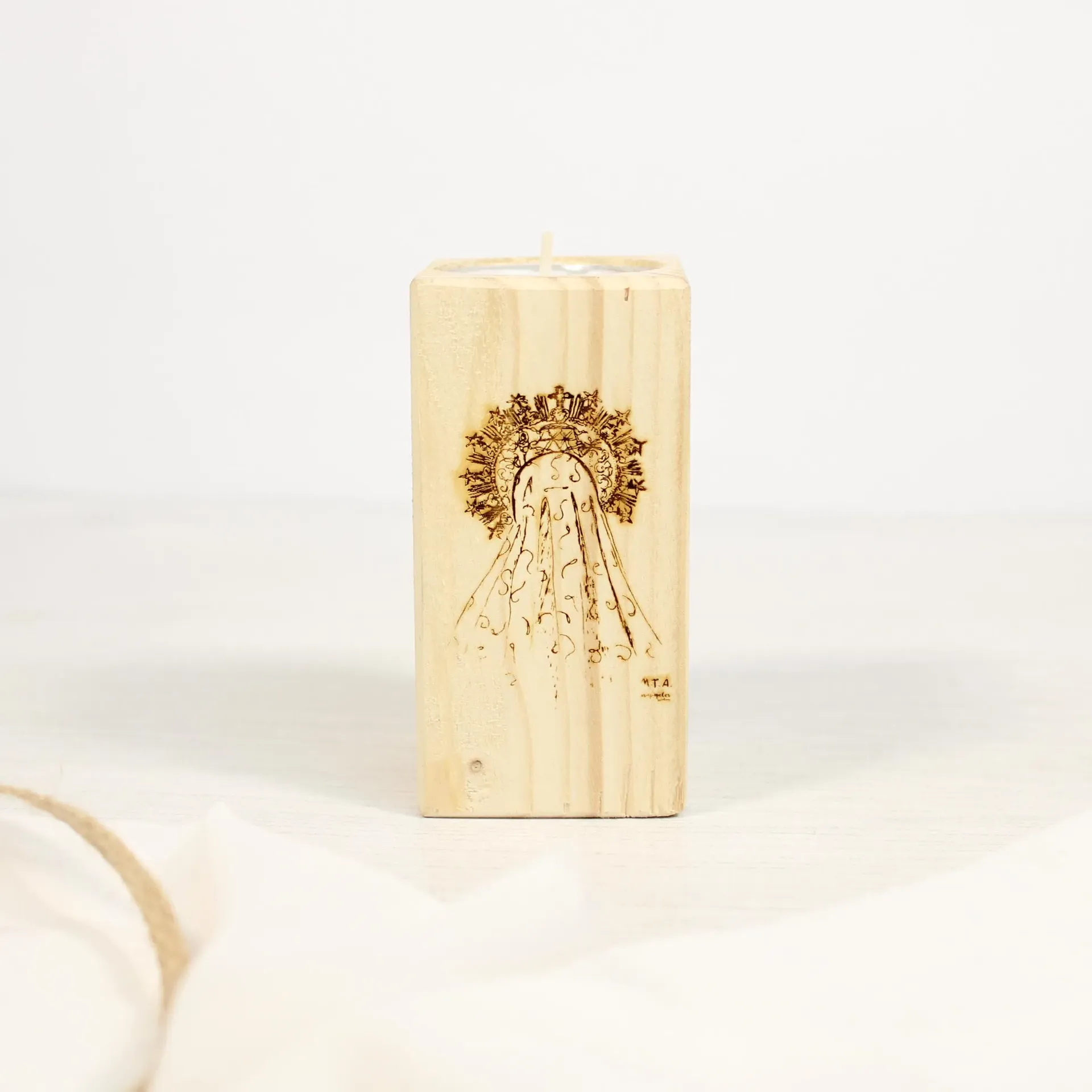 Luz de devoción · Portavela Virgen María Elche