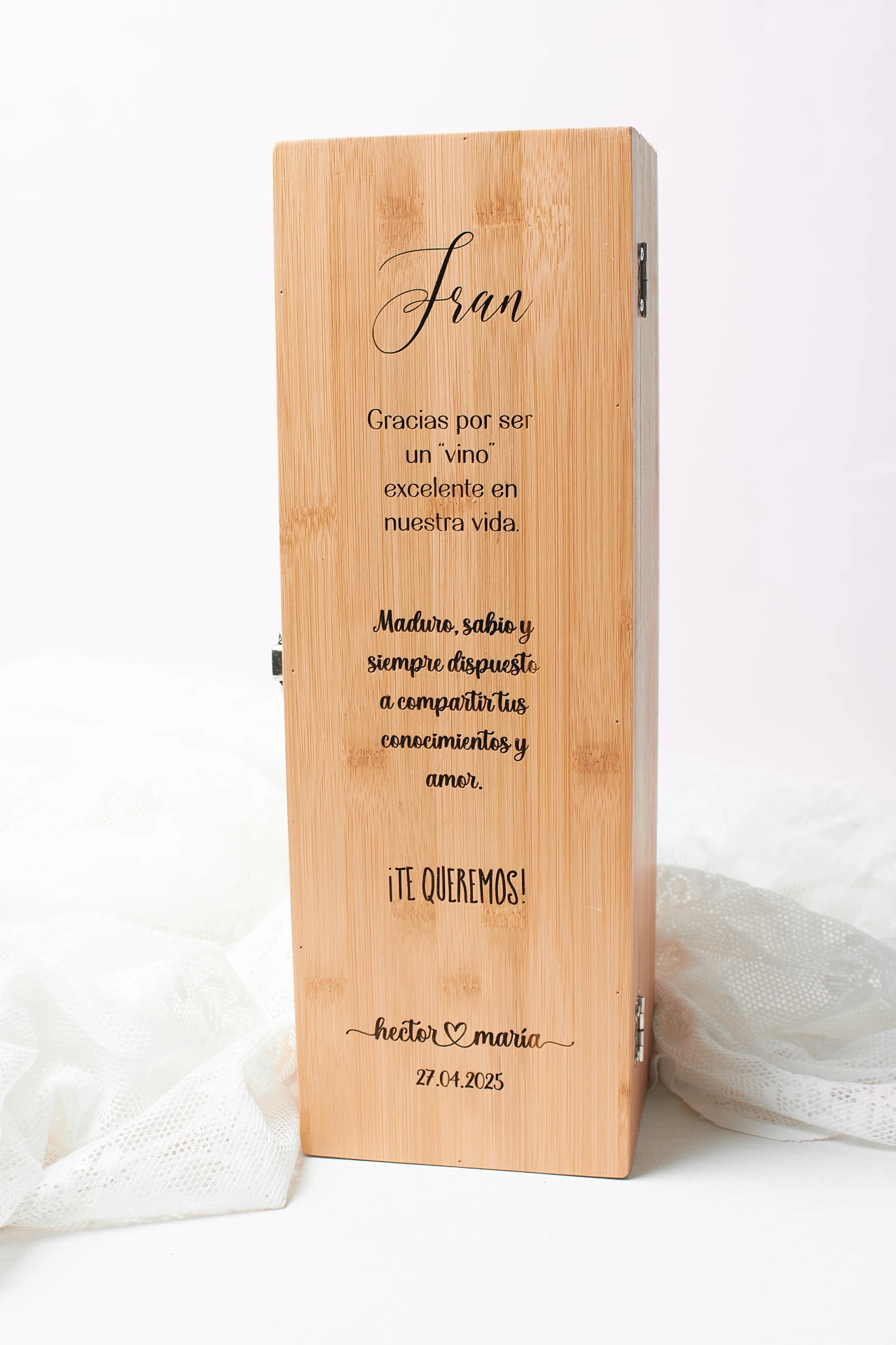 Brindis con historia · Caja vino personalizada