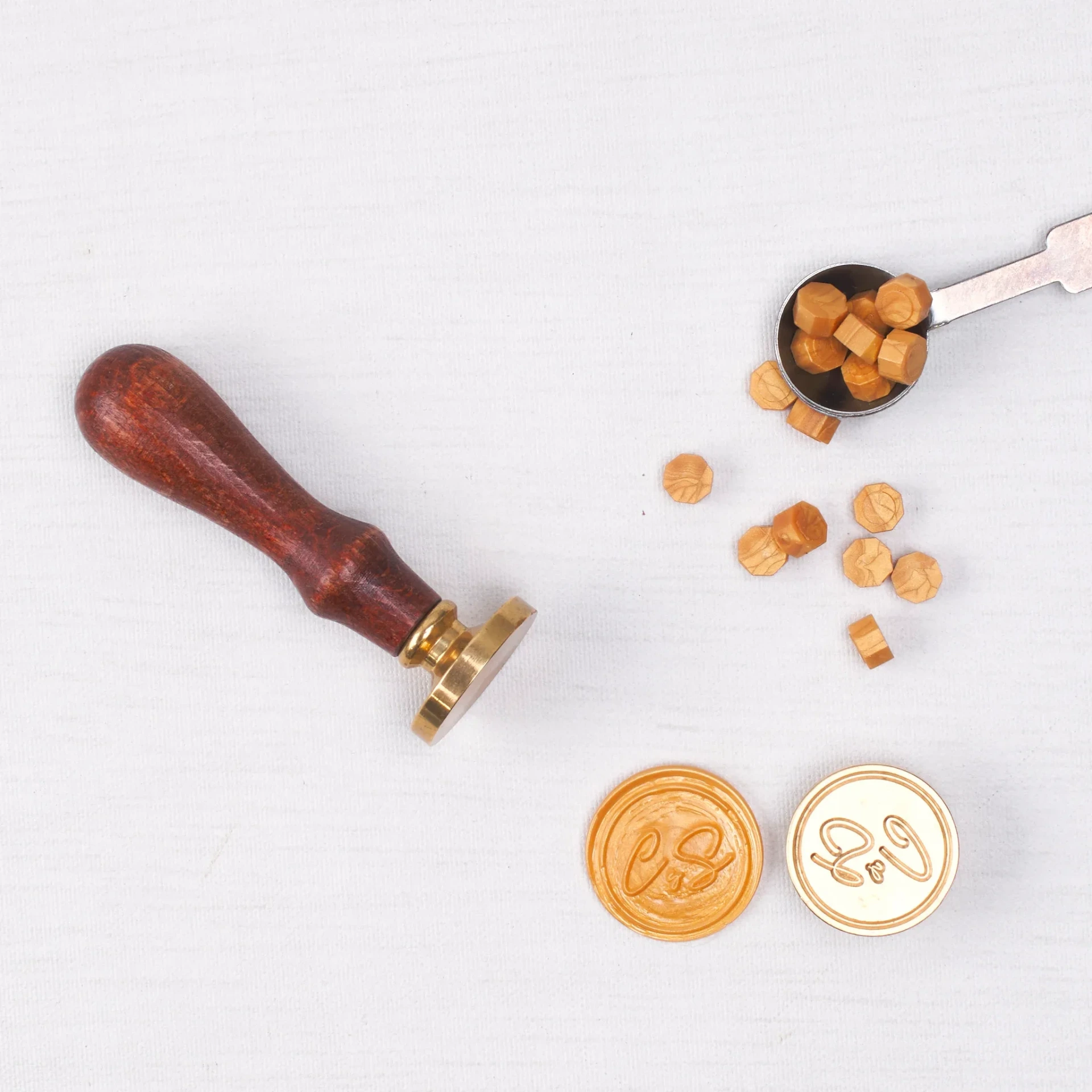 LACRE AUTOADHESIVO PERSONALIZADO