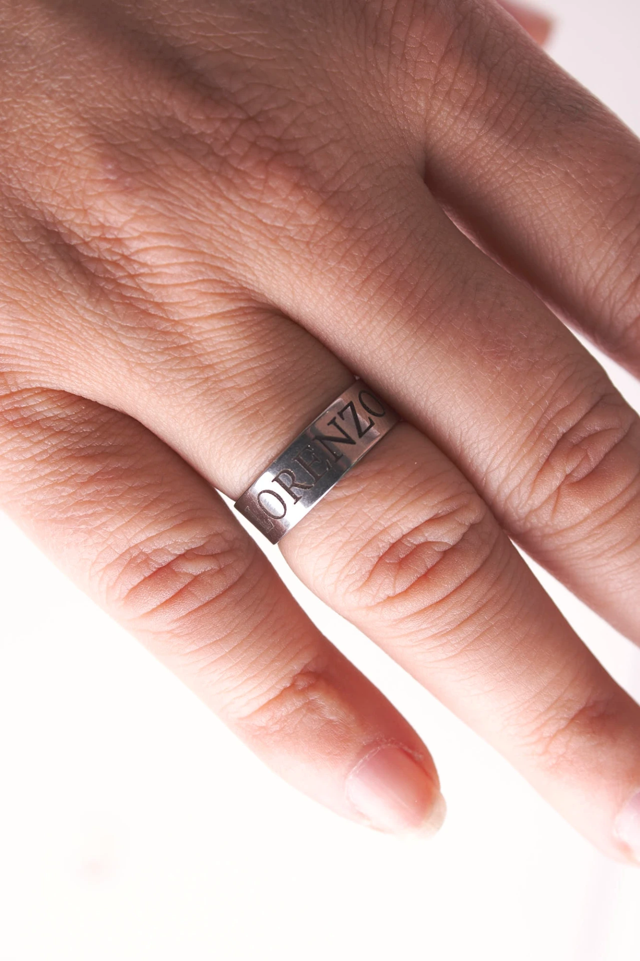 Tu nombre, tu historia · Anillo grabado