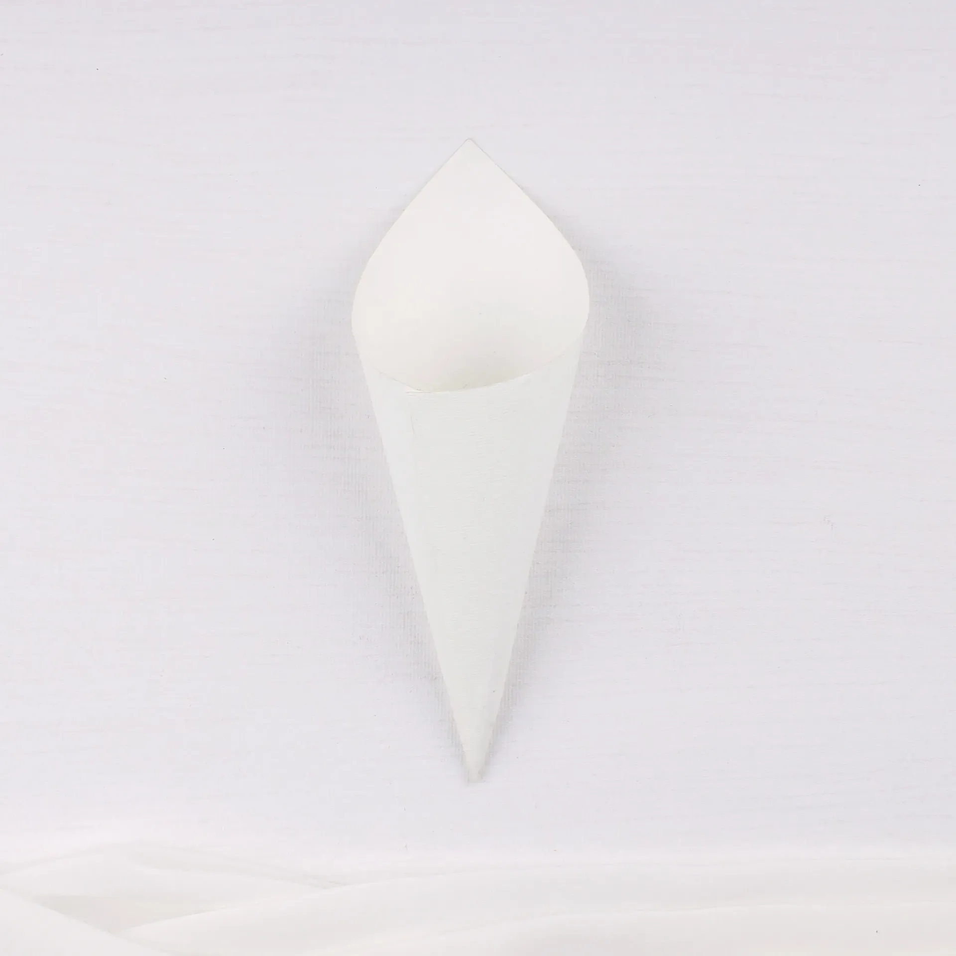Sencillo elegante · Cono blanco (PEQUEÑO- ideal para flor seca)