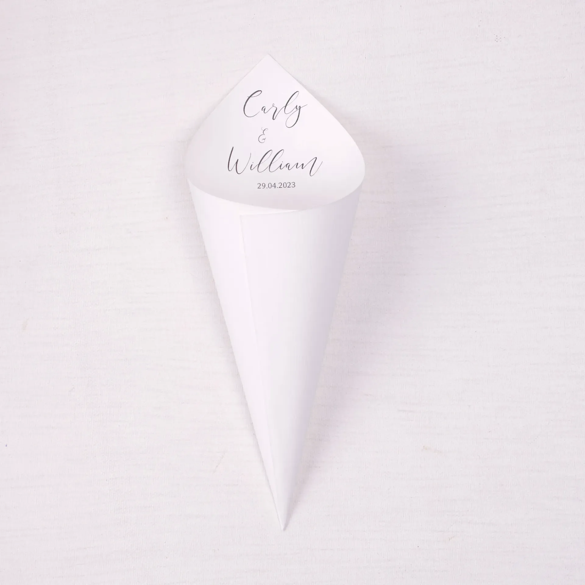 Elegancia escrita · Cono boda calligraphy (PEQUEÑO- ideal para flor seca)