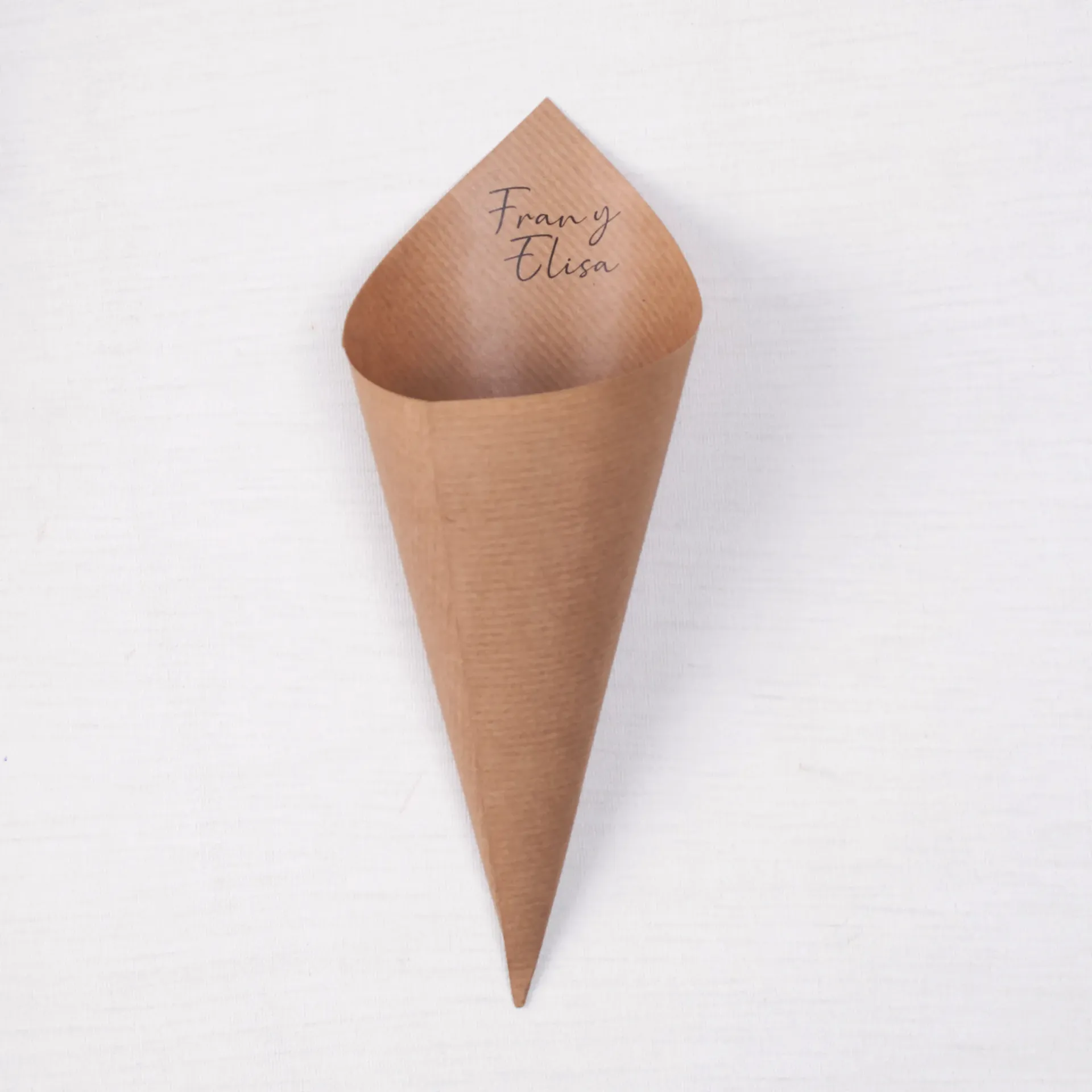 Natural con nombre propio · Cono boda kraft nombres (PEQUEÑO- ideal para flor seca)