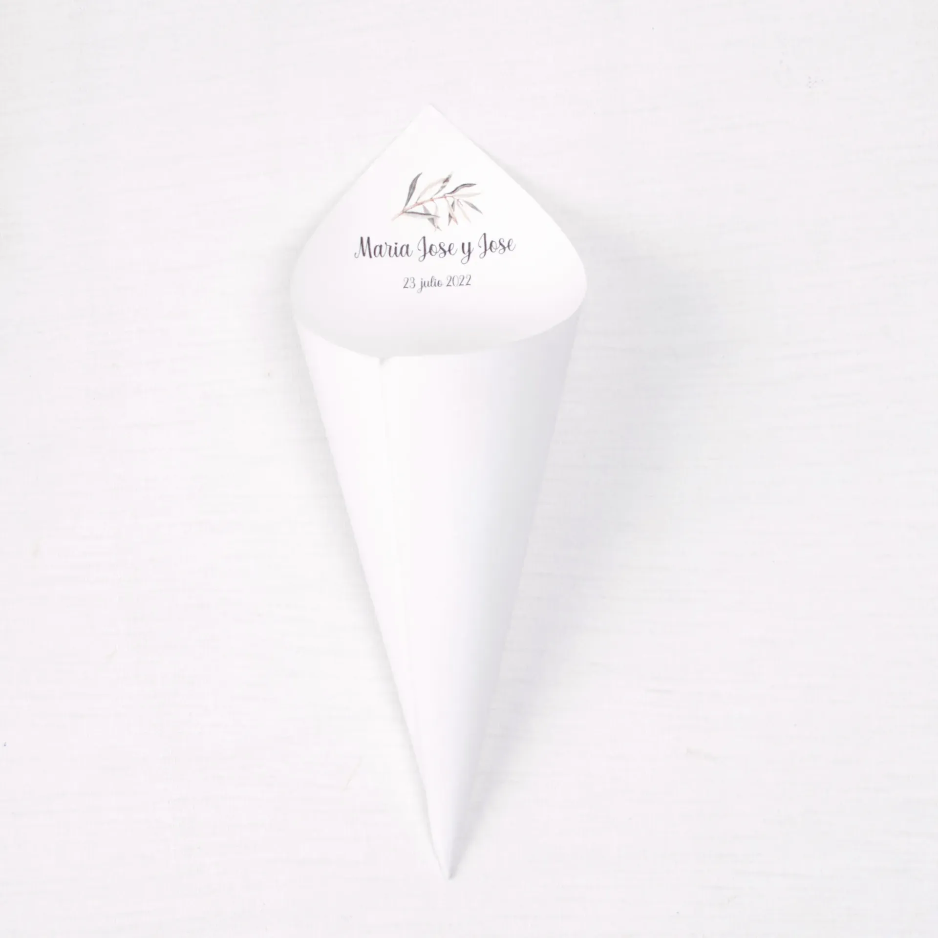 Viaje entre flores · Cono boda olivo natural (PEQUEÑO- ideal para flor seca)